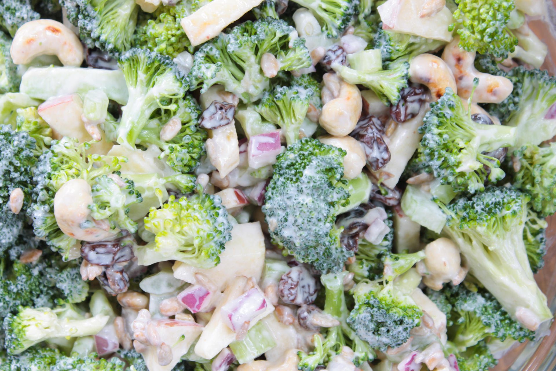 sweet-broccoli-salad-strong-roots-nutrition